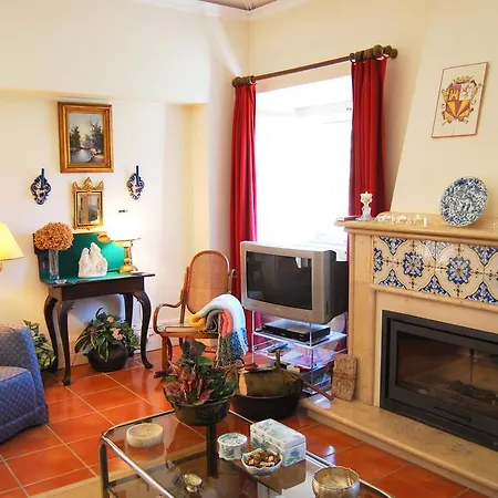 Casa Do Chafariz , House With Swimming Pool Лориш